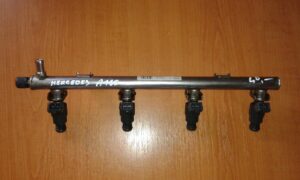 Mercedes A160 Vstrekovacia lišta 0280151036 Vstrekovač 0280155753