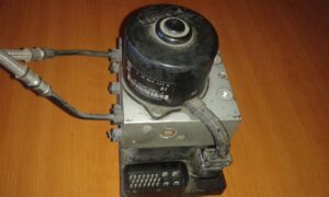 AUDI A3 RJ ABS 1J0614117B  1J0907379D 5WK8442