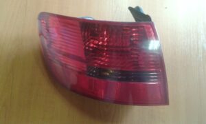 AUDI A6 C6 AVANT LZ SVETLO 4F9945095