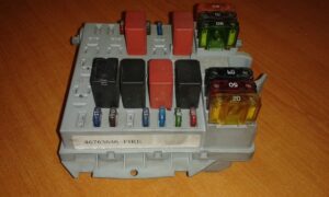 FIAT PUNTO 2 POISTKOVY BOX 46763646