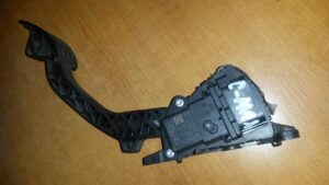 FORD C-MAX 1.8TDCI PEDAL PLYNU 3M51-9F836-AF