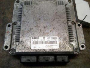 RENAULT MASTER 2.2 0281011106