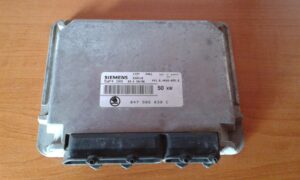 SKODA FELICIA 1.3 MPI RJ MOTORA 047 906 030 C  047906030C