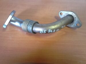 VOLKSWAGEN PASSAT TDI 74KW POTRUBIE EGR 038131521L