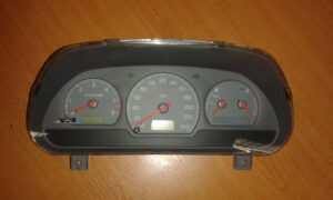 VOLVO V40 1.9 DCI PANEL PRISTROJOV 30889704D