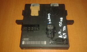 AUDI A4 B6 PALUBNA JEDNOTKA  8E0907279E