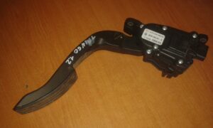 RENAULT TWINGO 2  1.2 PEDAL PLYNU 8200426241-E