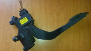 IVECO DAILY 2.3 HPI PEDAL PLYNU 0281002632 504061734