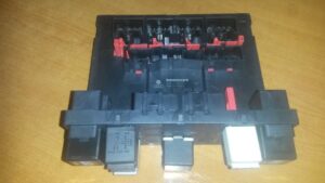 SKODA OCTAVIA 2 BSI 3C0937049AD