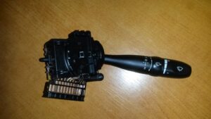 HYUNDAI ACCENT 2006-2010 Páčka stieračov 75733A