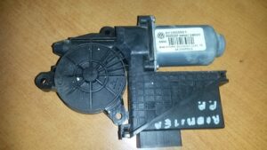 SKODA ROOMSTER PP MOT.OKNA 6Y2959801
