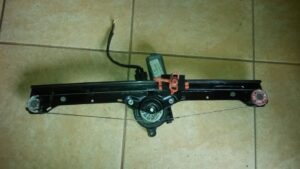 FIAT GRANDE PUNTO 3-5 2007 LP OKNO 51786729