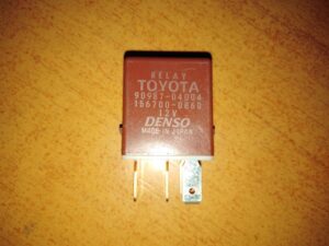 TOYOTA YARIS 2 Relé 90987-04004