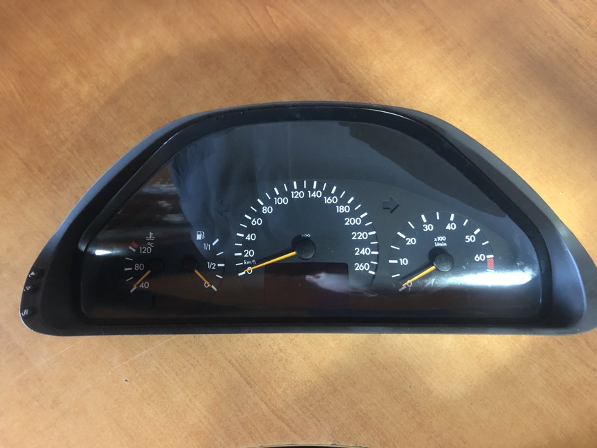 MERCEDES E W210 E 200 Kompressor Tachometer A2105401611 1 MERCEDES E W210 E 200 Kompressor Tachometer A2105401611