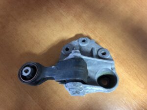 PEUGEOT 407 1.6 HDI Držiak motora 9647646380