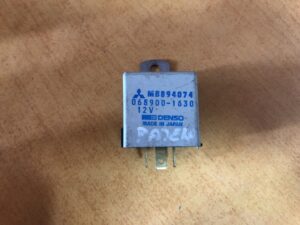 MITSUBISHI PAJERO Relé 068900-1630  MB894074