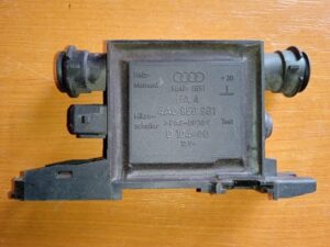 Audi A4 B5 Modul centrálneho zámku 4A0959981