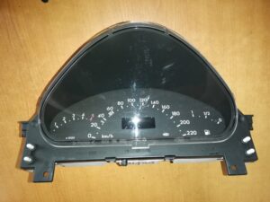 MERCEDES A168 1.7 CDI Tachometer A1685402247 Q1