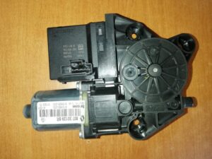 RENAULT MÉGANE III 11/2008-3 PP Motor okna 807301396R