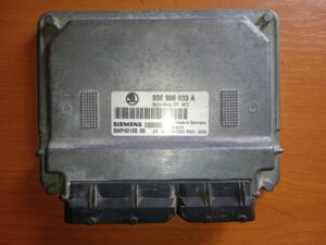 Skoda Fabia 1 RJ Motora 03E906033A 5WP4012005