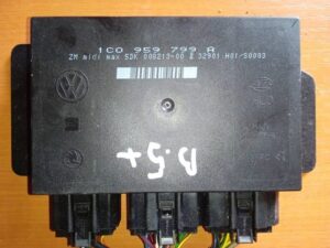 VW Passat B5 RJ Komfort 1C0959799A 5DK008213-00