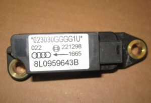 Audi A3 Snímač nárazu 8L0959643B