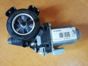 PEUGEOT PARTNER 4/2008- 2/2012 PP Motor okna 402104B