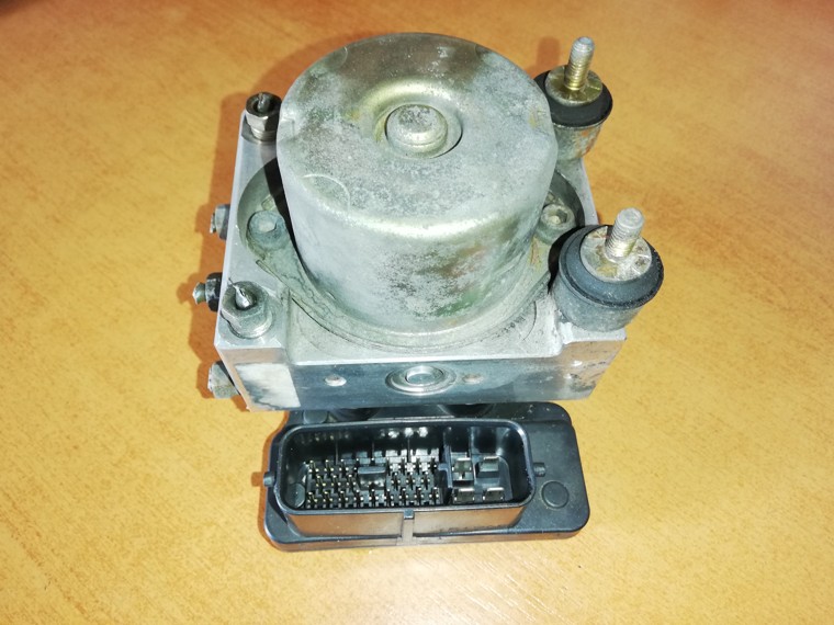 SUZUKI GRAND VITARA 2003 RJ ABS SK3-1528-1 1 SUZUKI GRAND VITARA 2003 RJ ABS SK3-1528-1