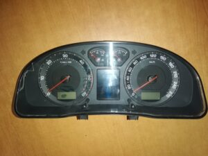 SKODA SUPERB 1.9 TDI Tachometer 3U0920840A