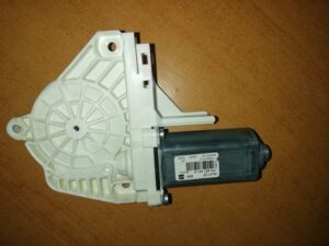 VOLKSWAGEN PASSAT B6 Motor okna 1P0837401A