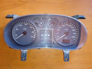 Renault Clio 2 Tachometer P8200059763