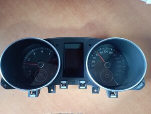 VOLKSWAGEN GOLF 6 1.4 TSI Tachometer 5K0920870F
