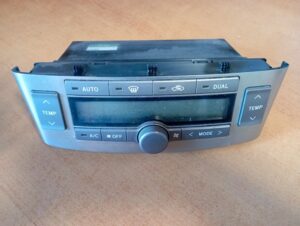 Toyota AVENSIS 6/2003- Klima panel 55900-05160