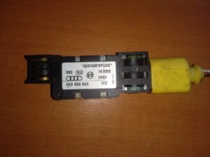 Audi A4 B6 Senzor bočného nárazu 8E0959643