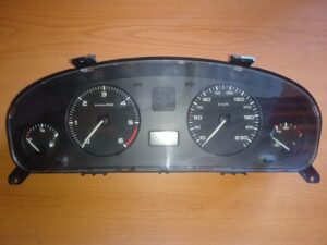 Peugeot 406 2.0 HDi Tachometer 9639940380