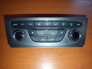 Opel Astra K Panel kúrenia 39042442