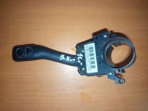 Volkswagen Passat B5 Prepínacia Páčka 8L0953513S