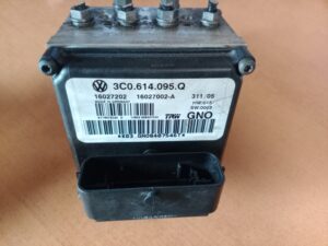 VOLKSWAGEN PASSAT B6 RJ ABS 3C0614095Q