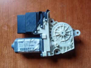 VOLKSWAGEN TOURAN PZ Motor okna 1k0959794AA