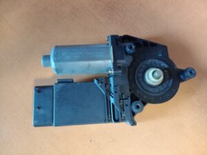 VOLKSWAGEN PASSAT B5 PP Motor okna 9776-101434-203