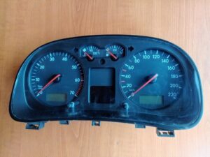 VOLKSWAGEN GOLF 4 Tachometer 1J0920826X
