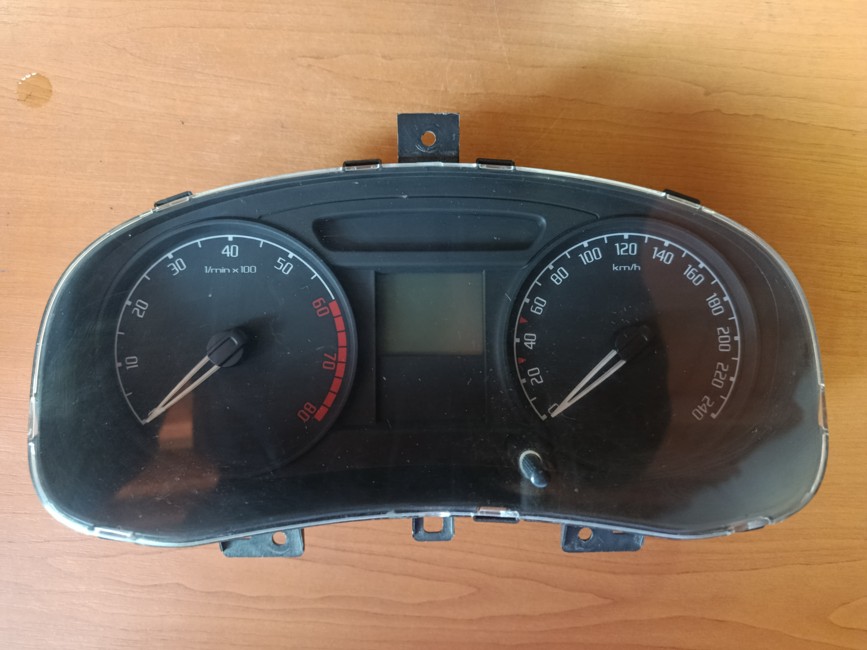 Škoda Fabia 2 Tachometer 5J0920800B 1