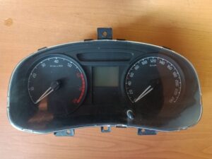 Škoda Fabia 2 Tachometer 5J0920800B