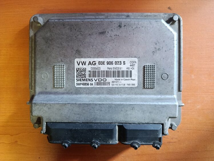 Škoda Roomster RJ Motora 03E906023S 5WP4085604 1