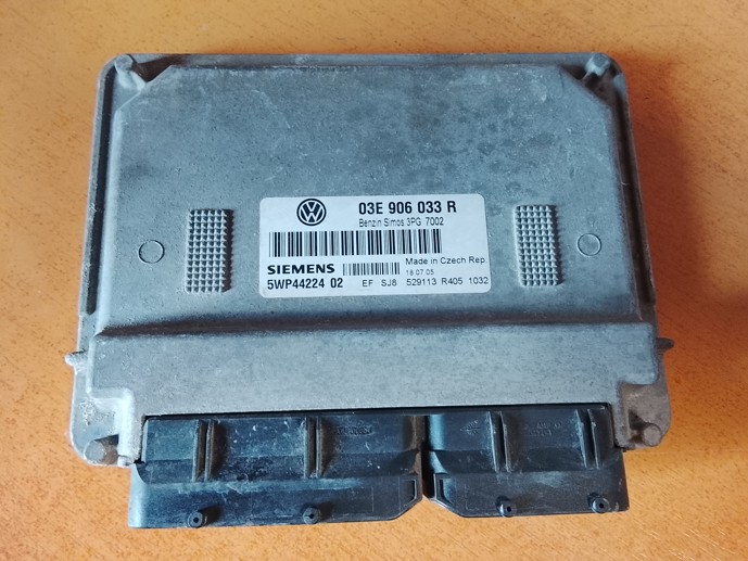 VOLKSWAGEN POLO 1.2 47KW RJ Motora 03E906033R 5WP44224 02 1