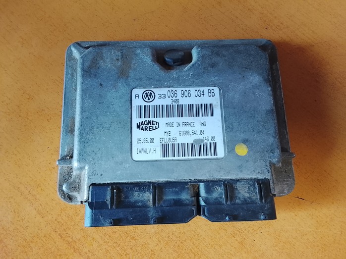 VOLKSWAGEN BORA 1,6 77KW RJ Motora 036906034BB IAW4LV.H 2