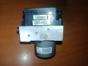 Hyundai i30 ABS 61589-45200 A2589-30500